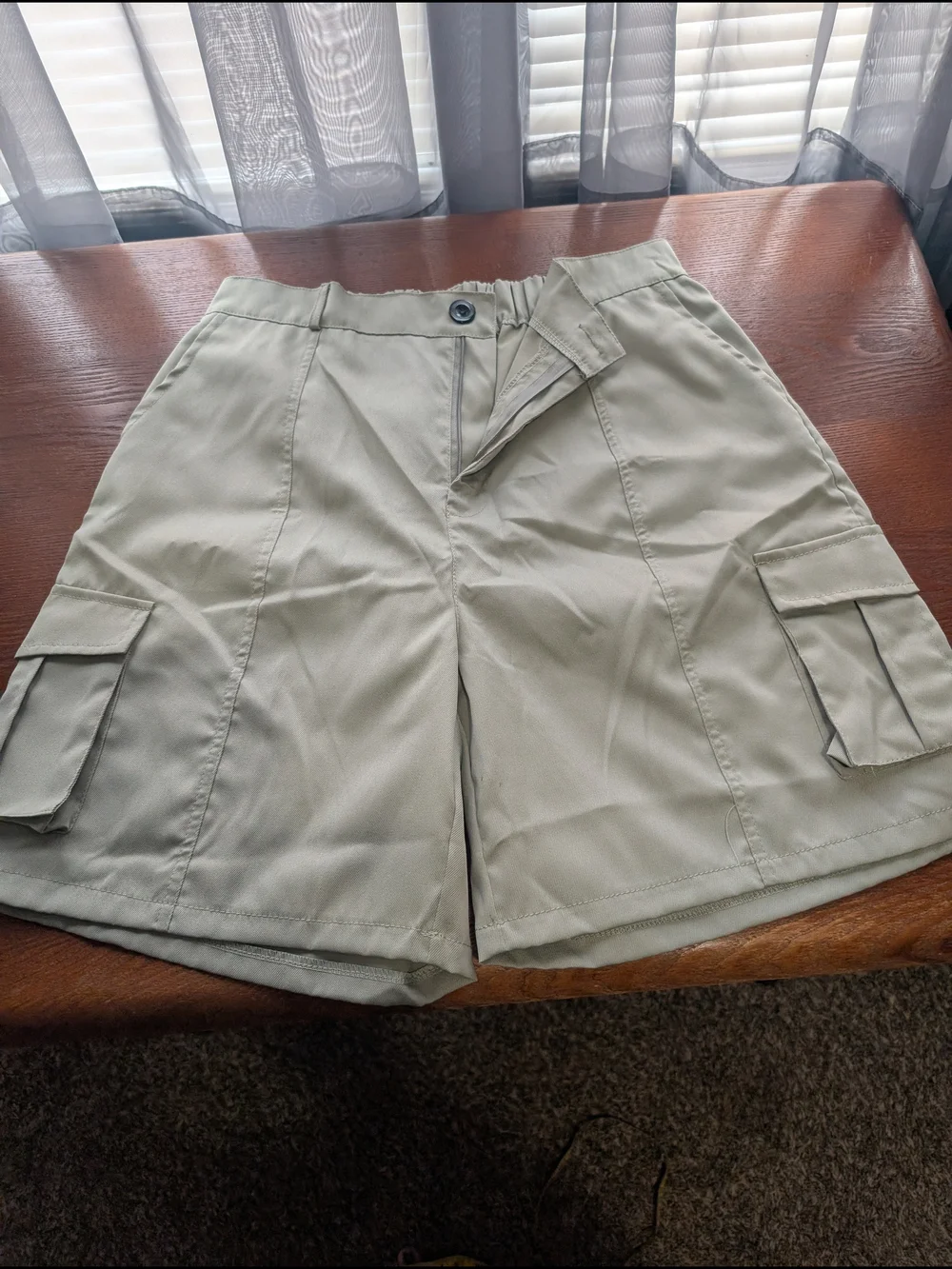 Women's Lightweight Cargo Shorts in Light Sage